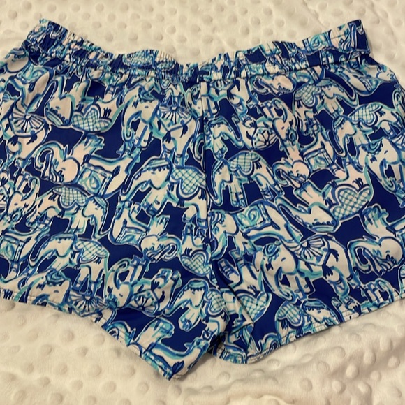 Women’s LILLY PULITZER Blue get Trunky Elephant Shorts - Picture 2 of 8